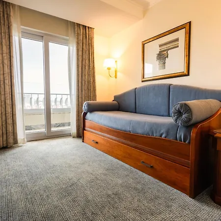 Sana Rex Hotel 3*